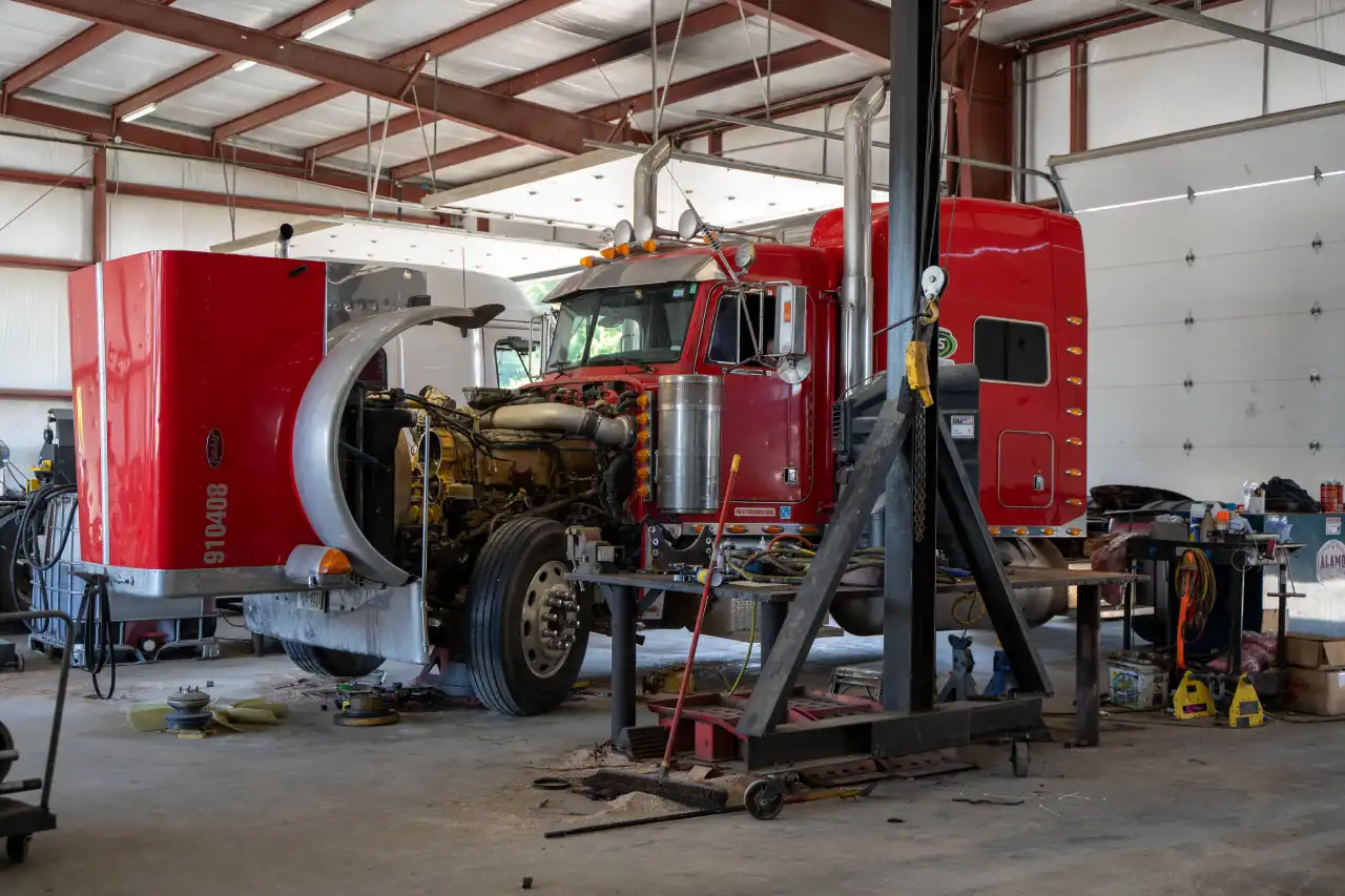 Heavy-Duty Truck Repair Shop