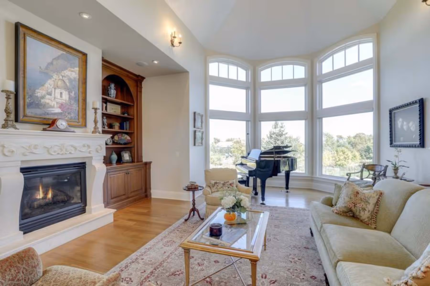 Before staging living room service