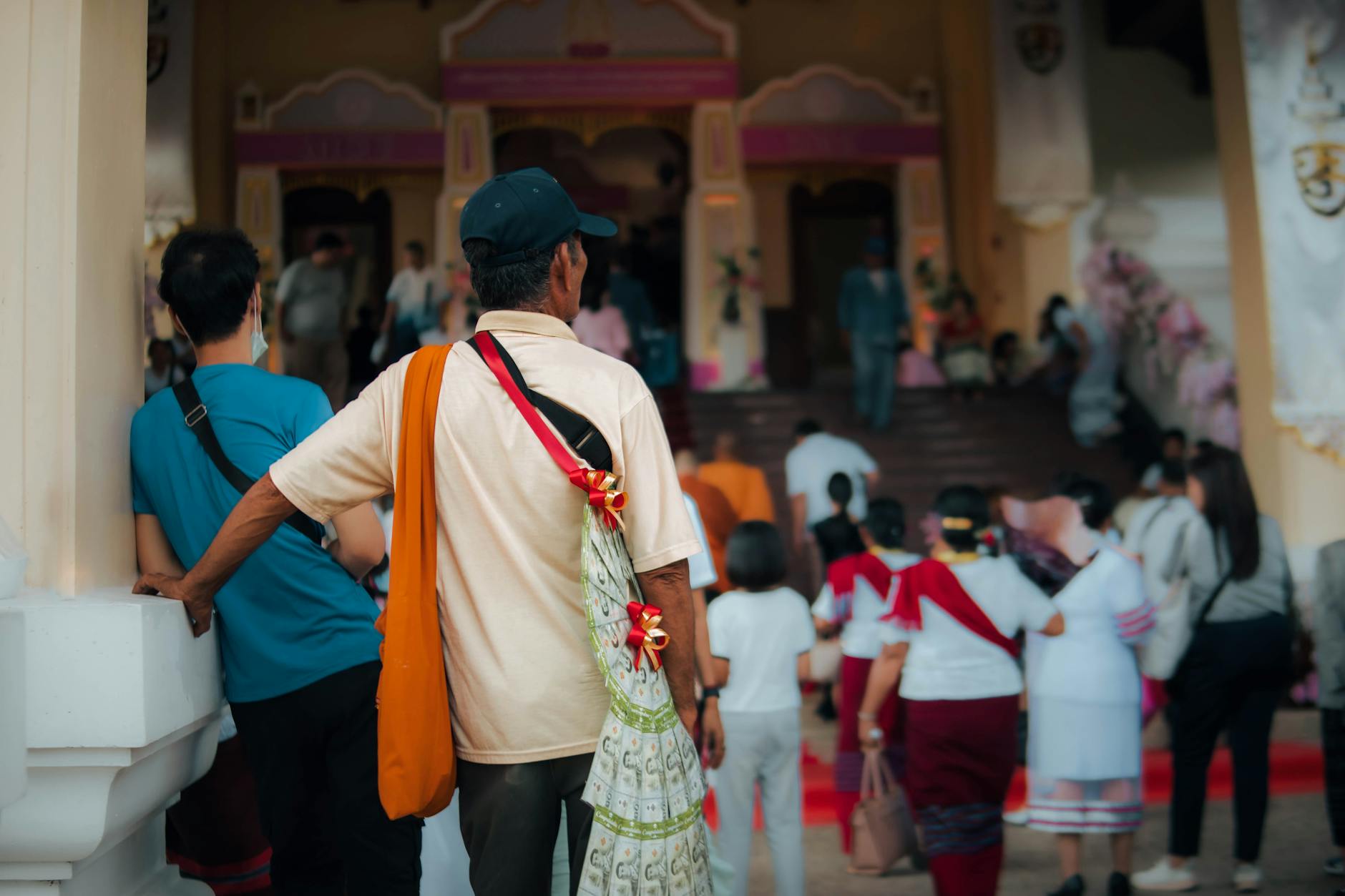 Some People Say: Exploring Popular Opinions