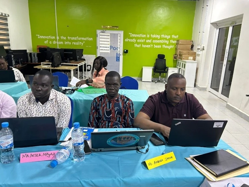 Active classroom session for AHEEN digitized degree education