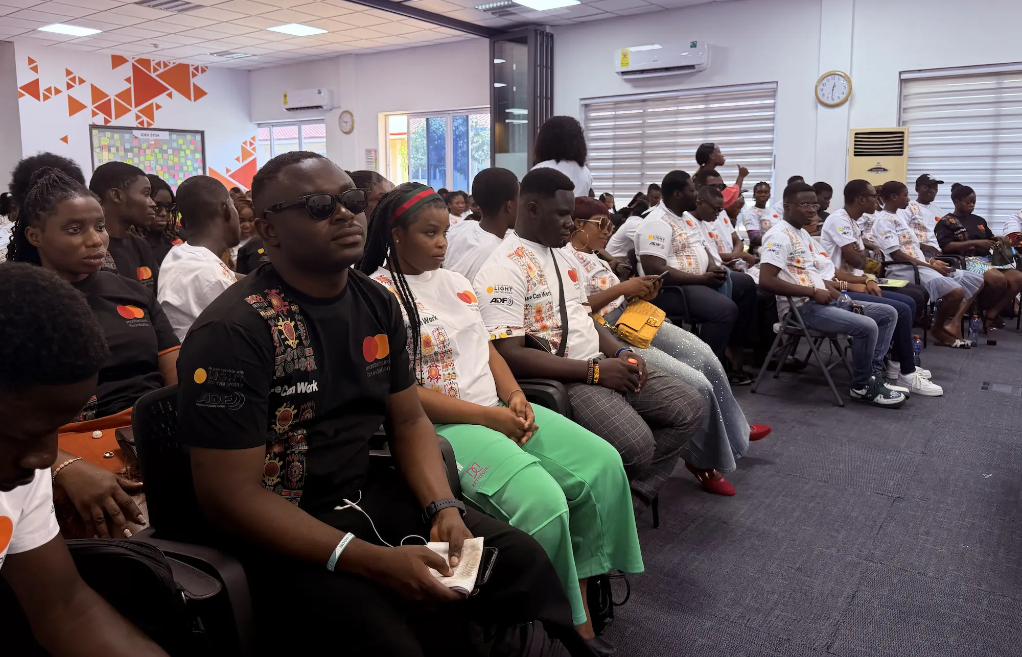 MDF logo anniversaire 40 ans bleu et blanc