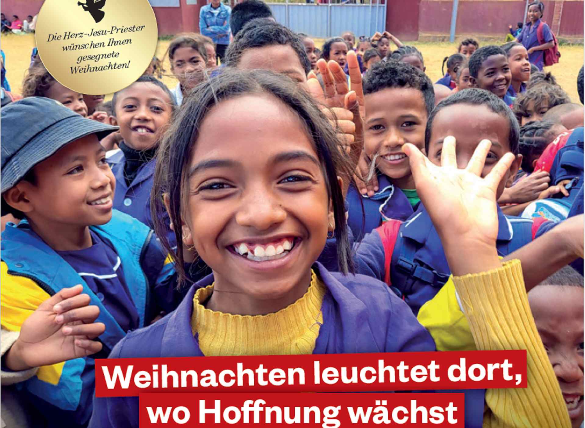 Titelbild: Winkendes Mädchen aus Madagasakar