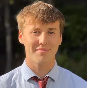 Elliot Beamer's headshot