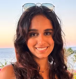 Enya Pinjani's headshot