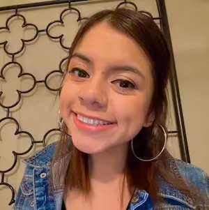 Claudia Ribera's headshot