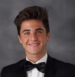 Zachary Apel's headshot