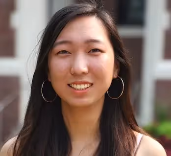 Selena Teng's headshot