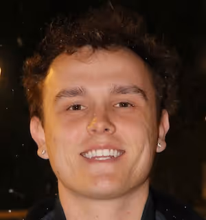 Sebastian Glos's headshot