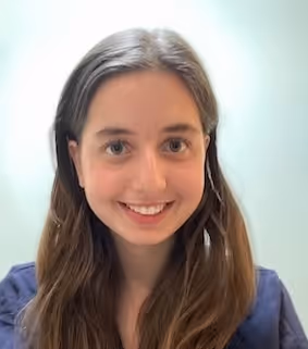 Caroline Izmirly's headshot