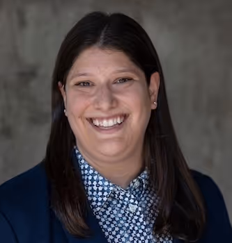 Julie Evnen's headshot