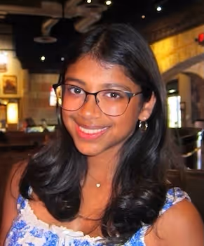 Aarthi Raghavan's headshot