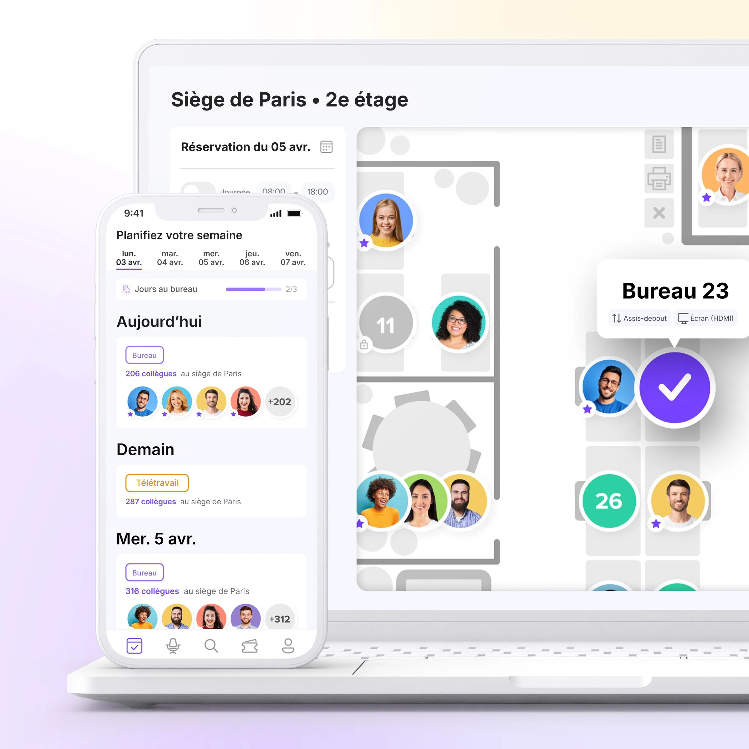App „ deskbird  “: Büro reservieren in der Zentrale in Paris, Grundriss des 2. Stockwerks am Computer und Wochenplan auf dem Handy