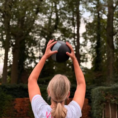 PEAK-lid traint met medicine ball