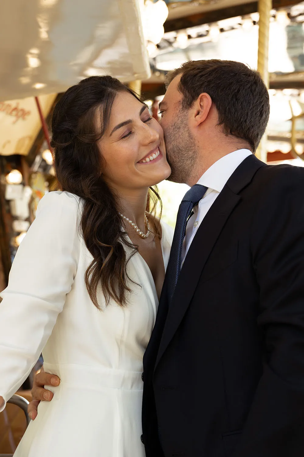 Photographe de mariage à Nantes et Paris. Séance couple mariage civil à paris