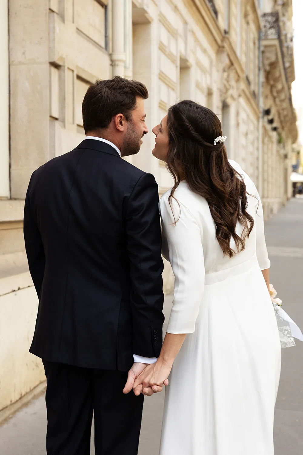 Photographe de mariage à Nantes et Paris. Mariage civil à paris, séance dans les rues