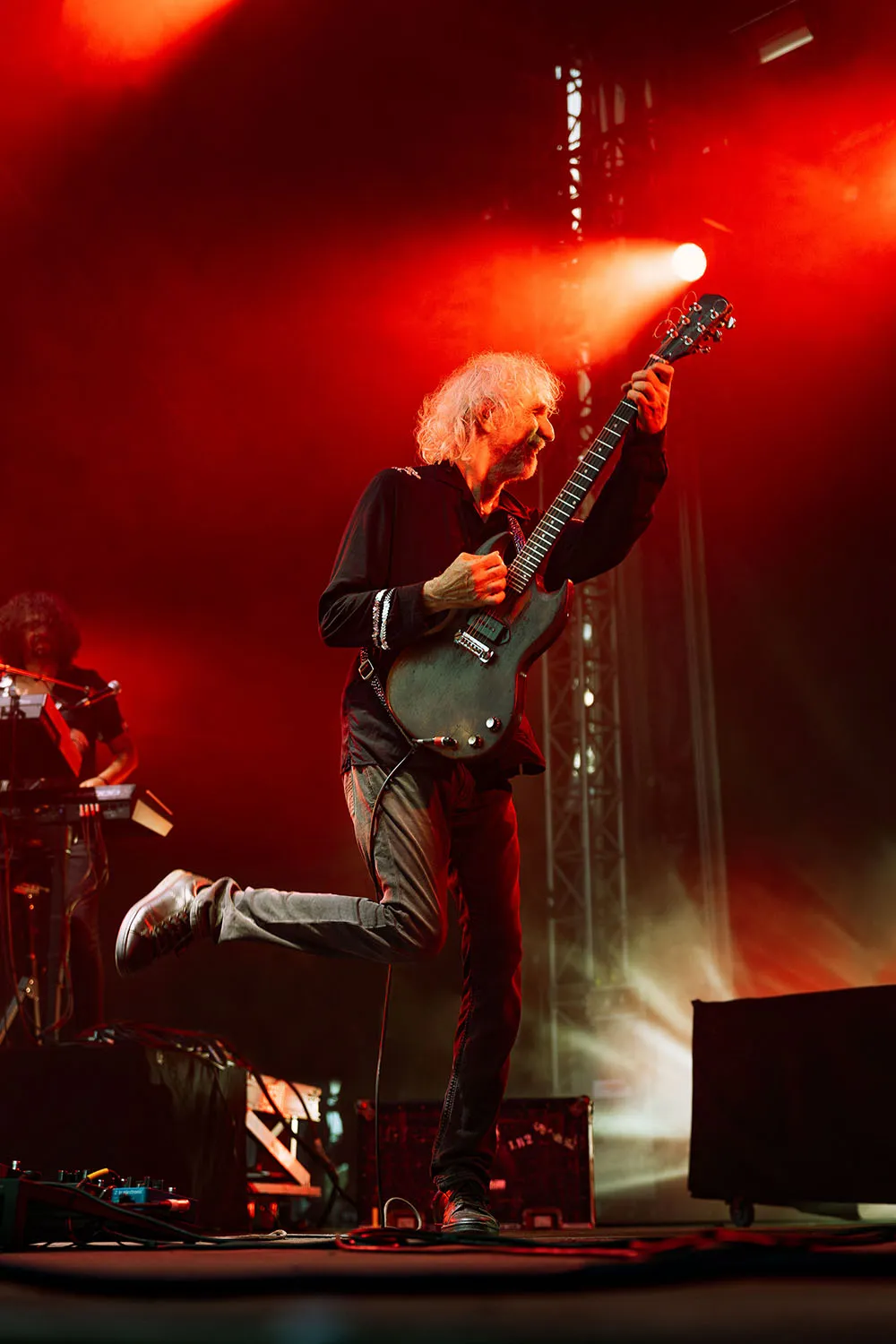 Photographie de concert de Louis Bertignac au festival de musique Mégascène en Loire-Atlantique.