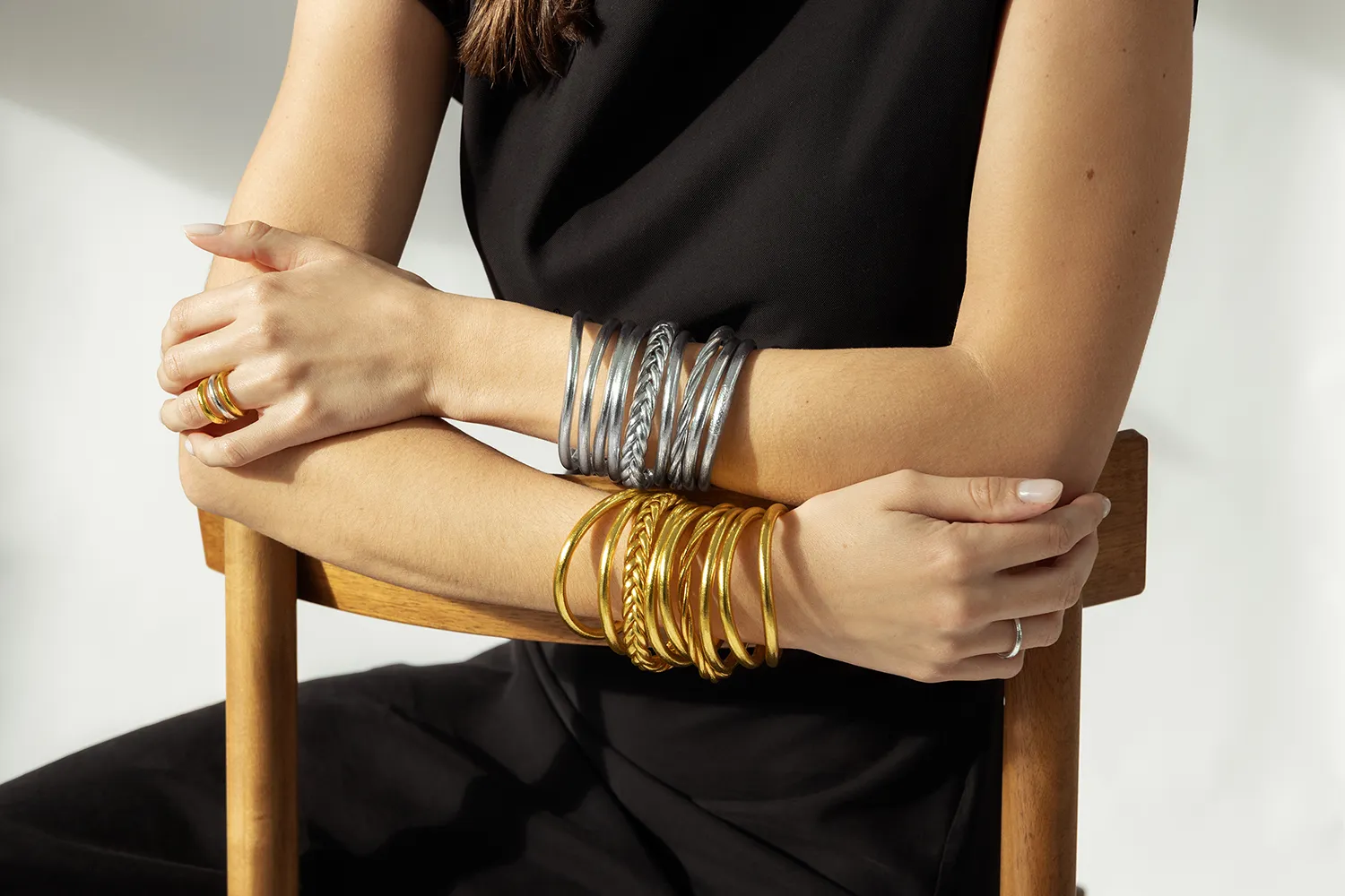 Photographie collection joncs doré et silver, lumière naturelle, fond blanc
