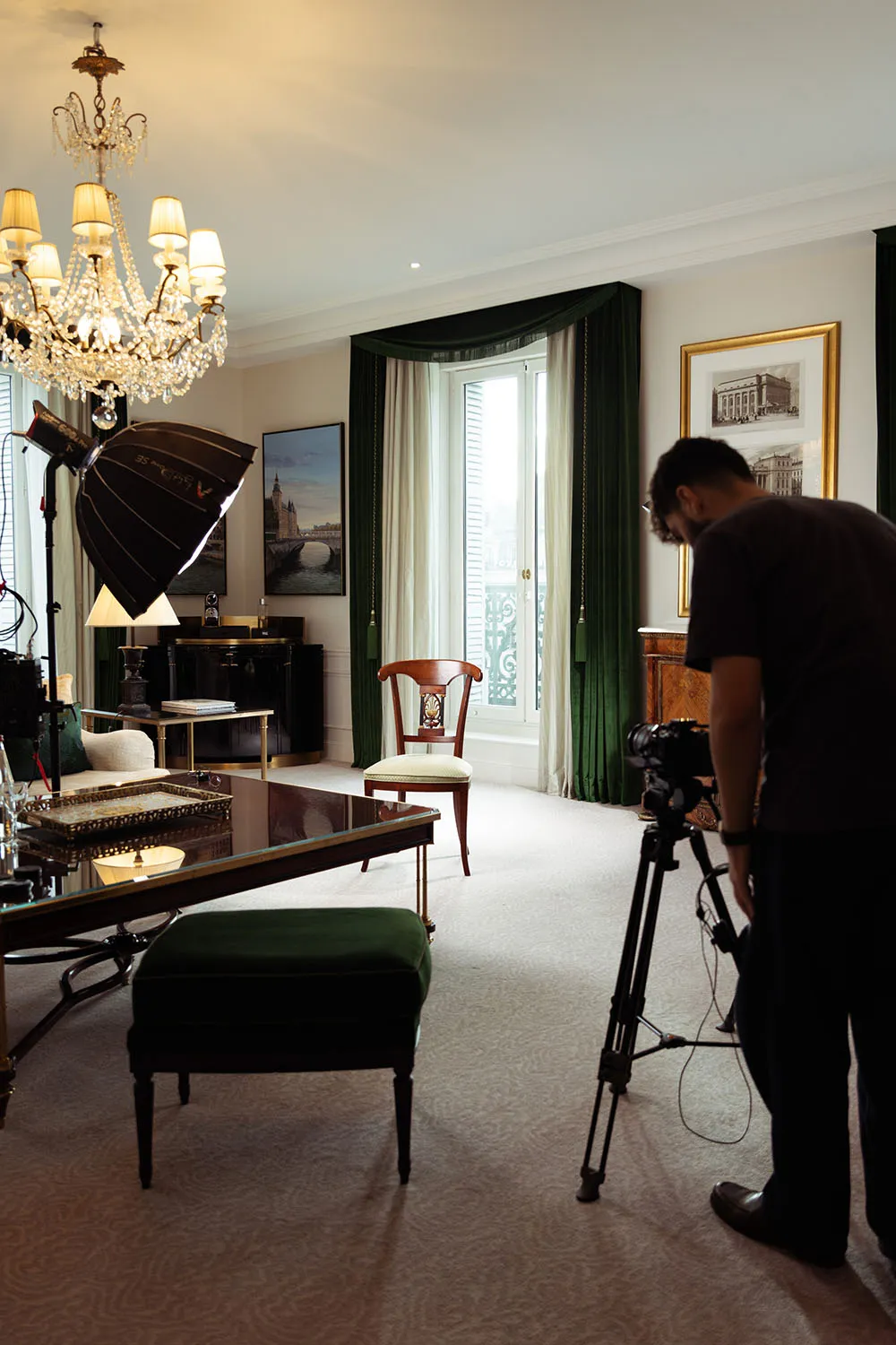 Shooting reportage backstage plateau d'interview dans un bel hôtel