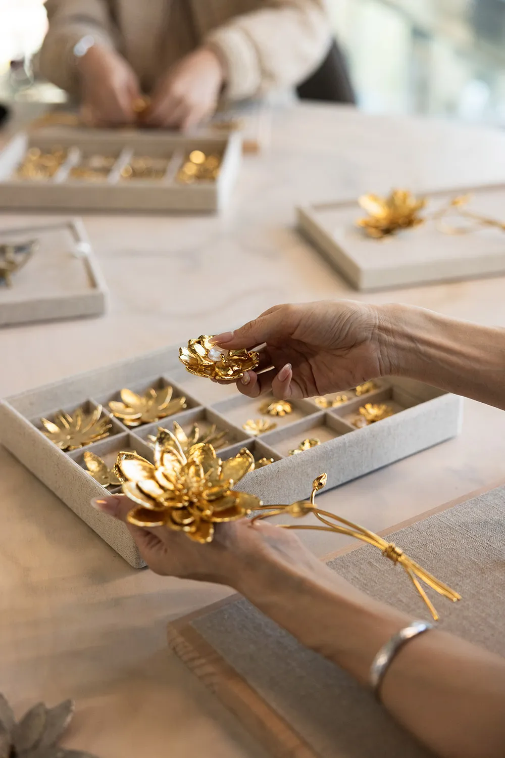 Photographie événementiel, masterclass VIP, fabrication et personnalisation de bijoux/broches