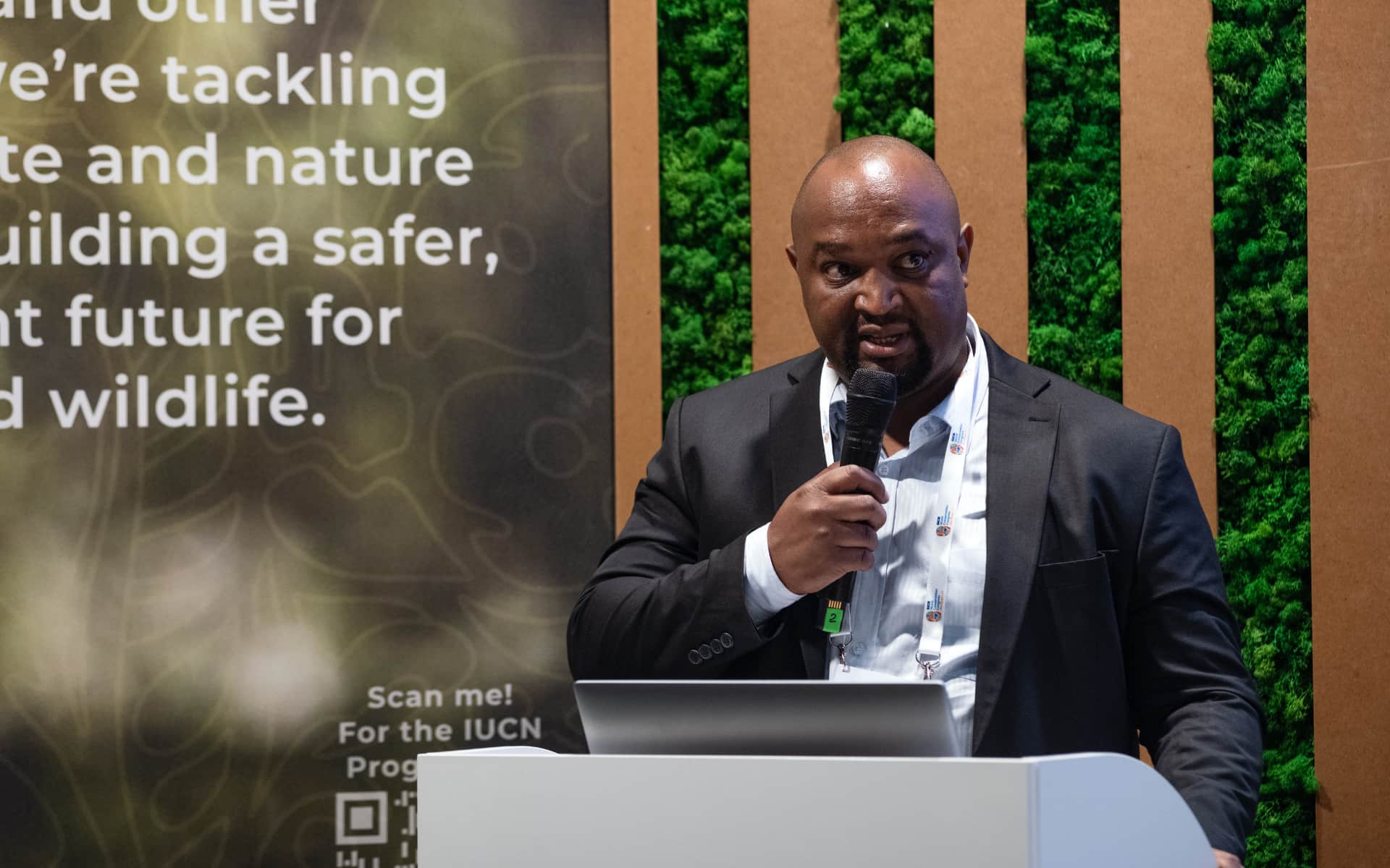 Neovitus Sianga accepts the Tech4Nature Award