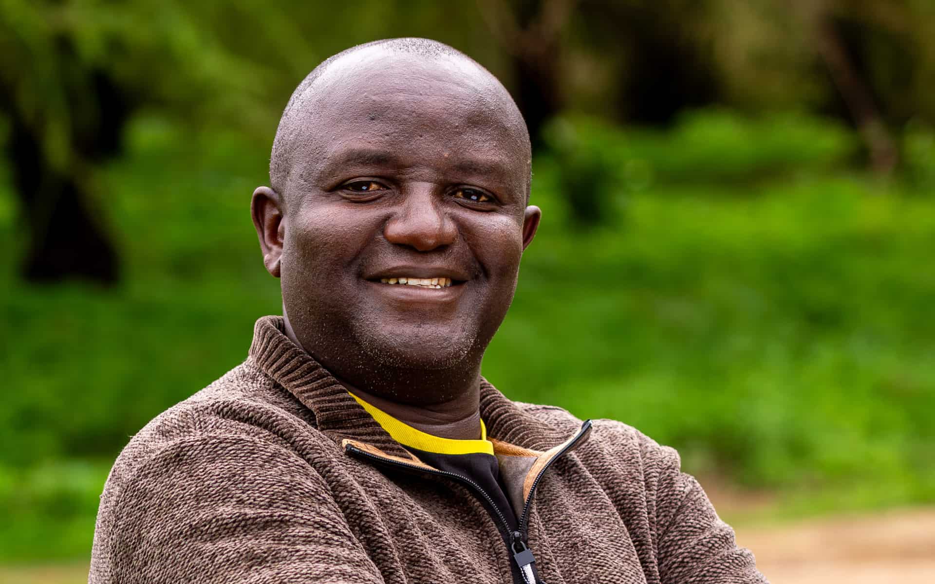 Elvis Kisimir accepts the Diane Skinner Award