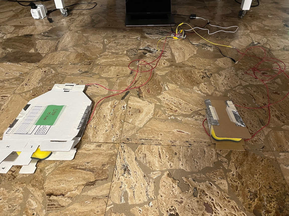 Connecting the foot pedals to the laptop
