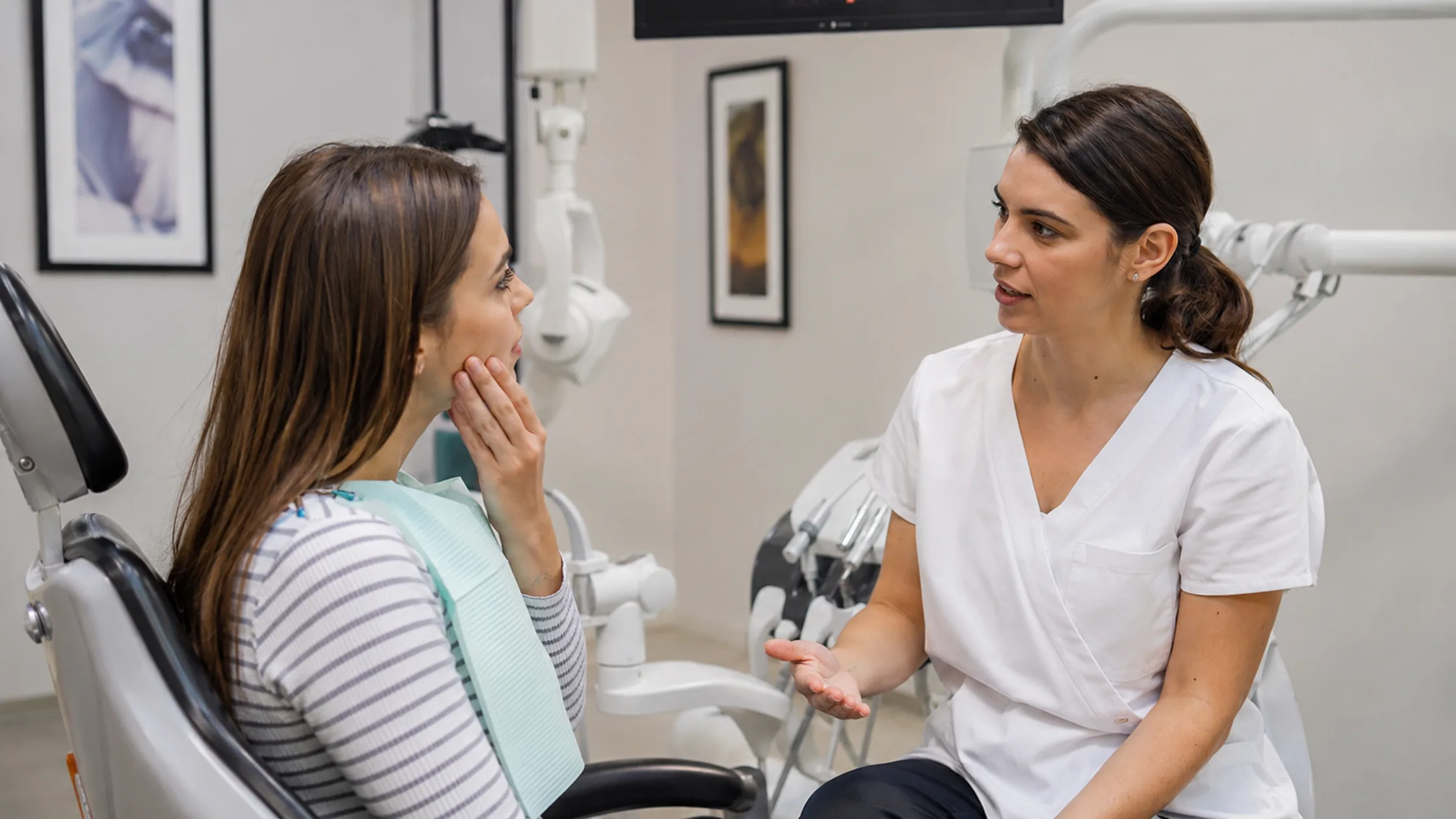 Careful tooth extraction in Montopolis - TX with detailed dental assessment