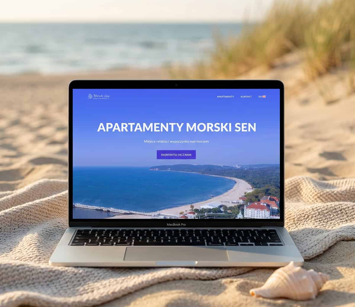 Indywidualny projekt graficzny strony internetowej pokazany na ekranie laptopa
