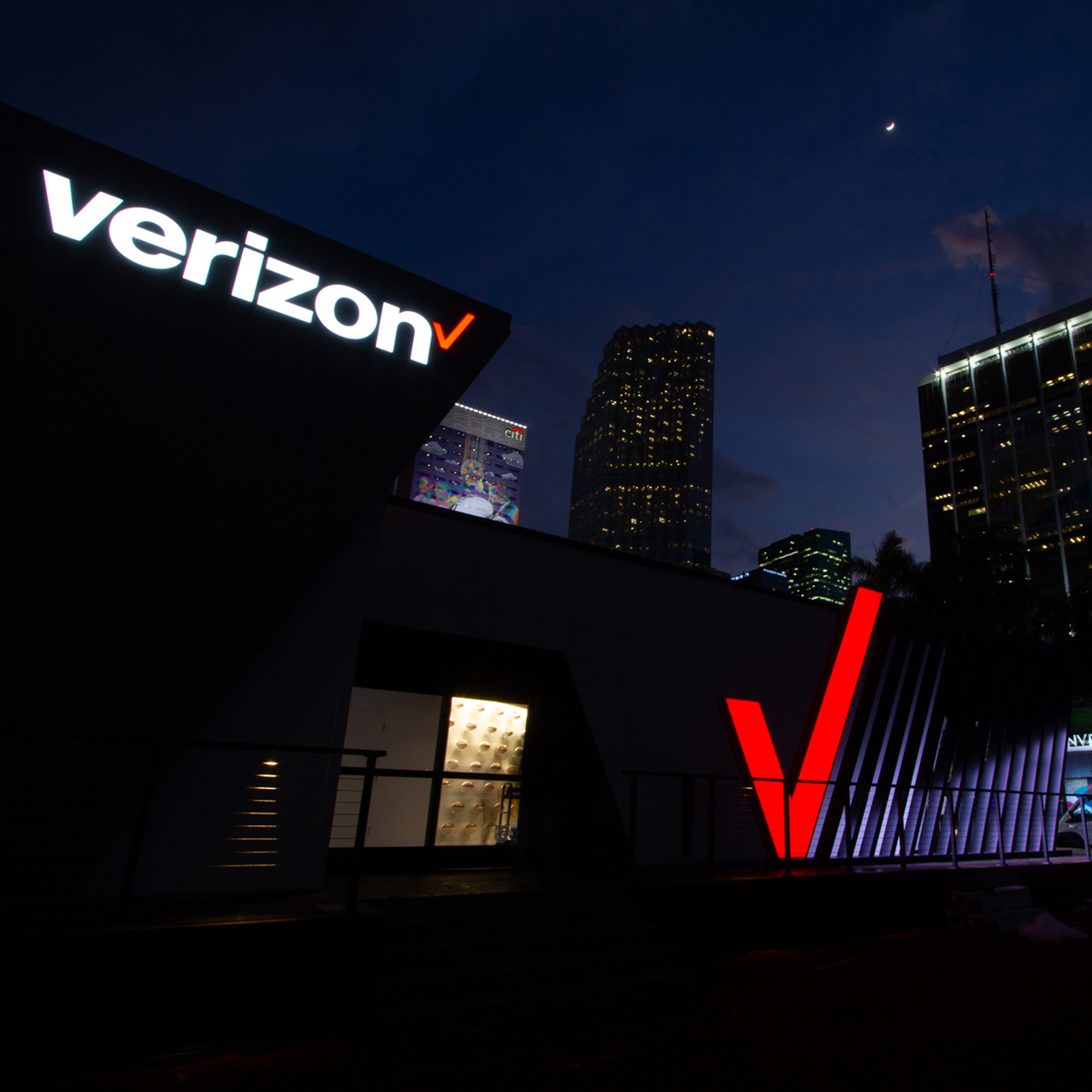 Verizon 5G Stadium at Super Bowl LIV project photo 2