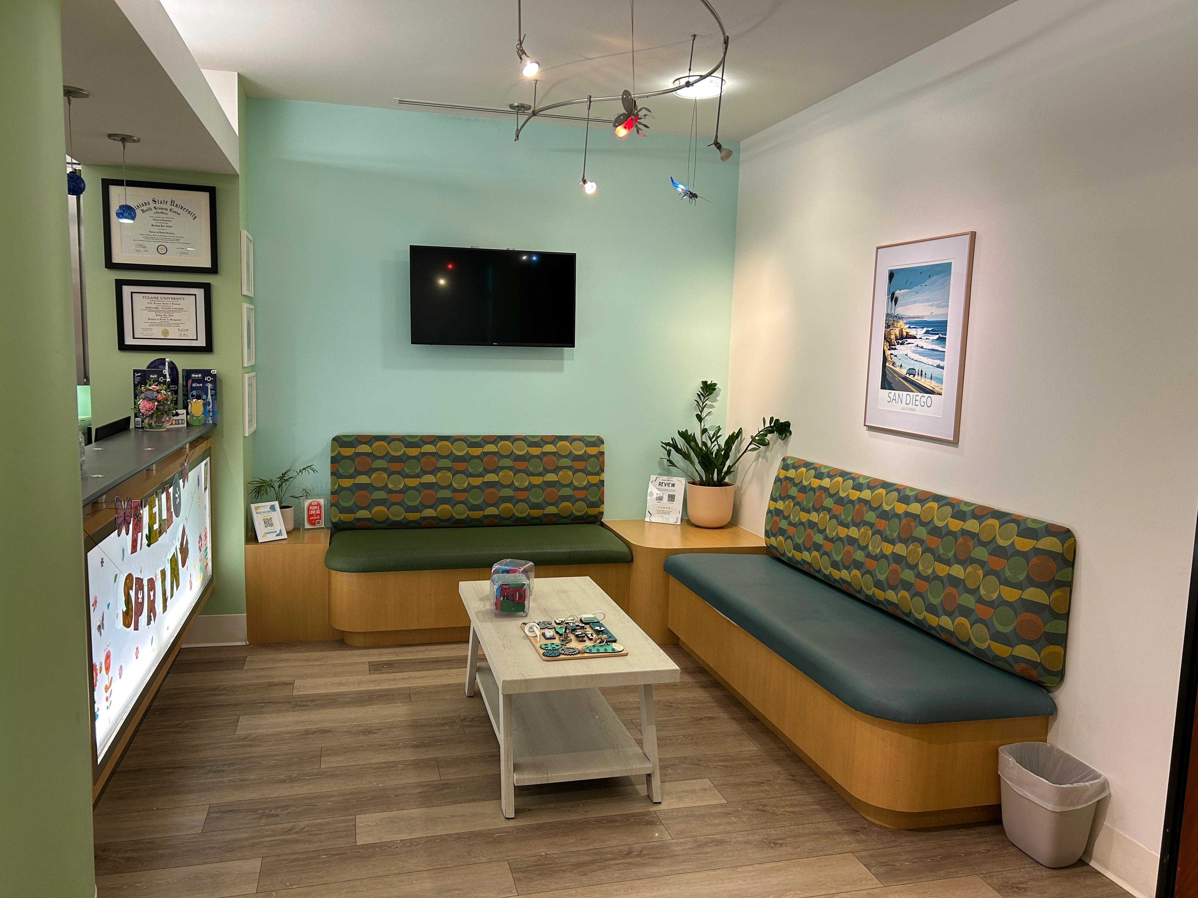 Comfortable waiting area for families at Kidz Place Dentistry in San Diego, CA.