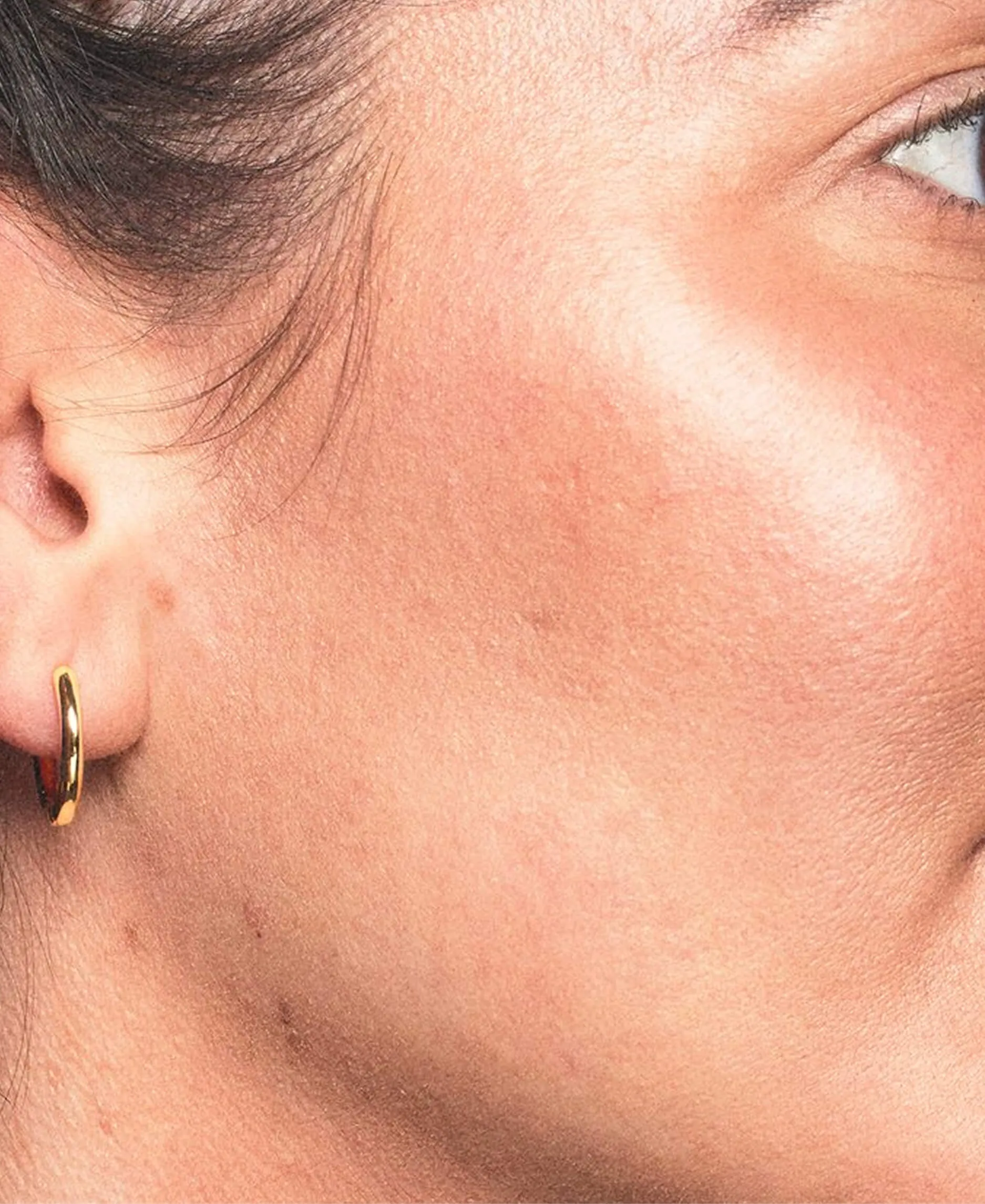 Picture of the side of woman’s face