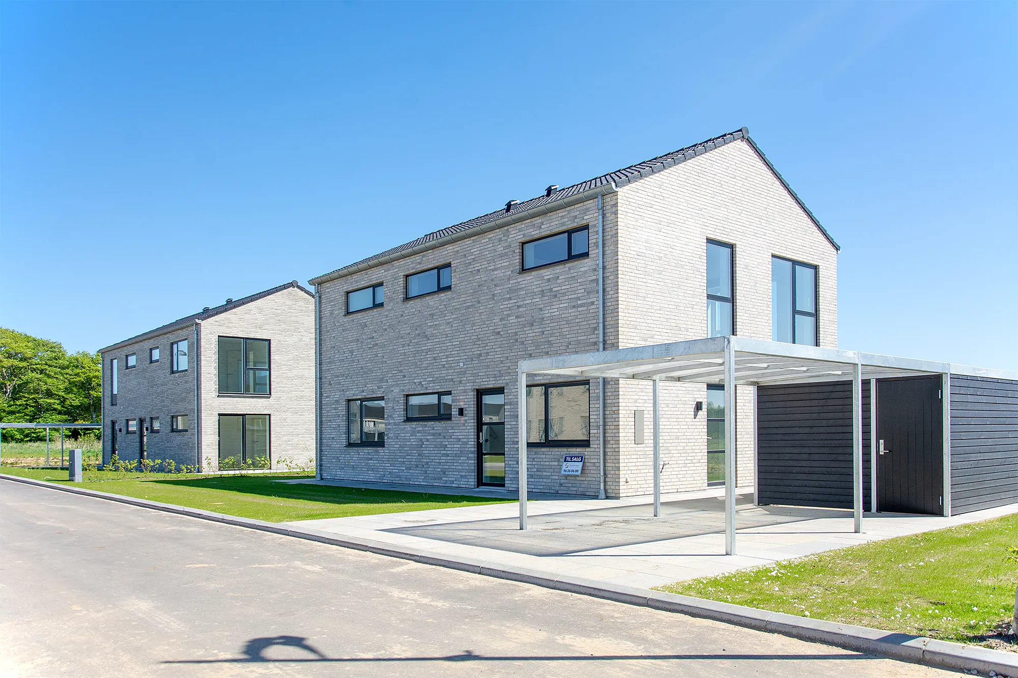 En 2-plans villa i Holing Engpark et stenkast fra Fuglsang Sø