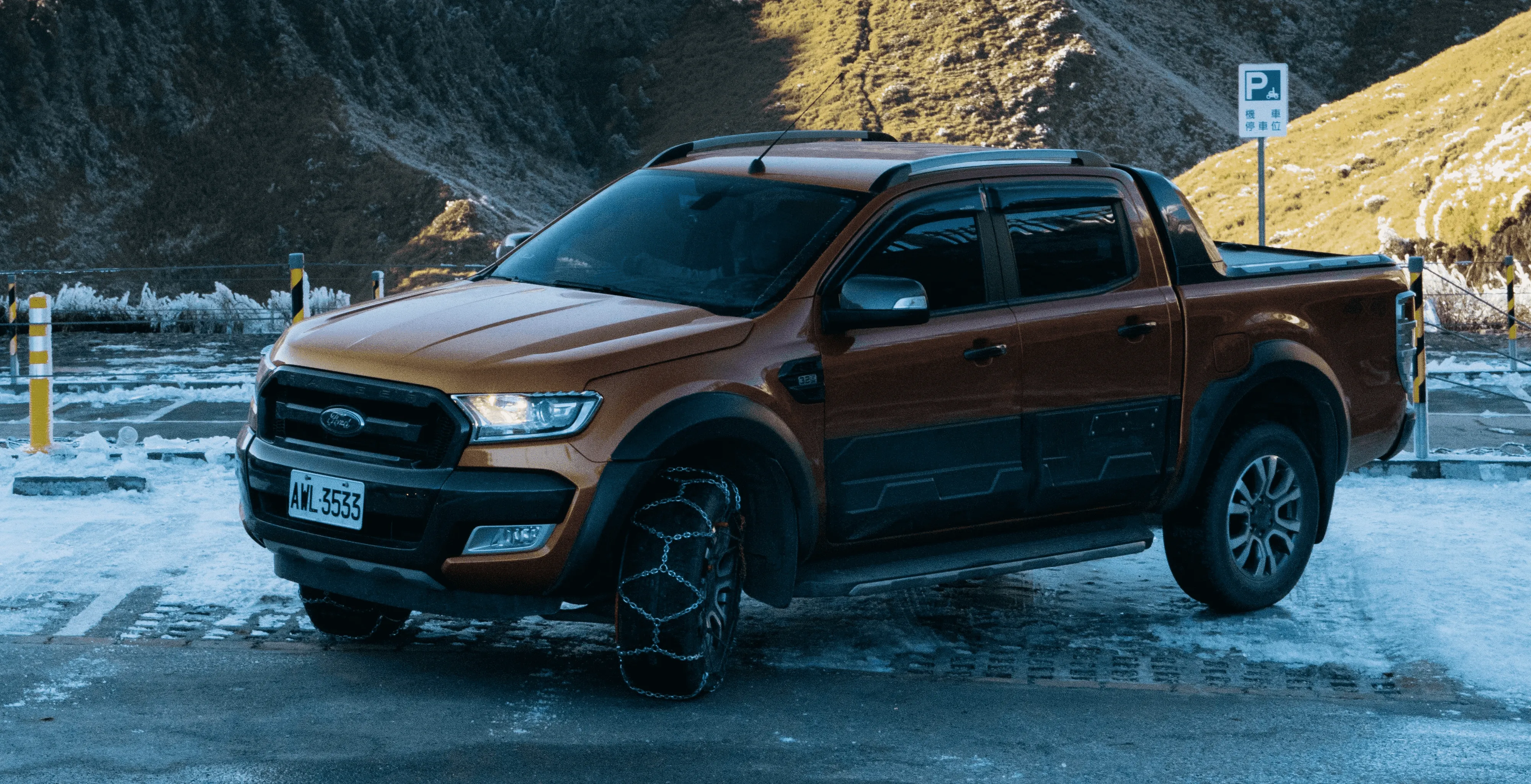 coche-todoterreno-cadenas-nieve