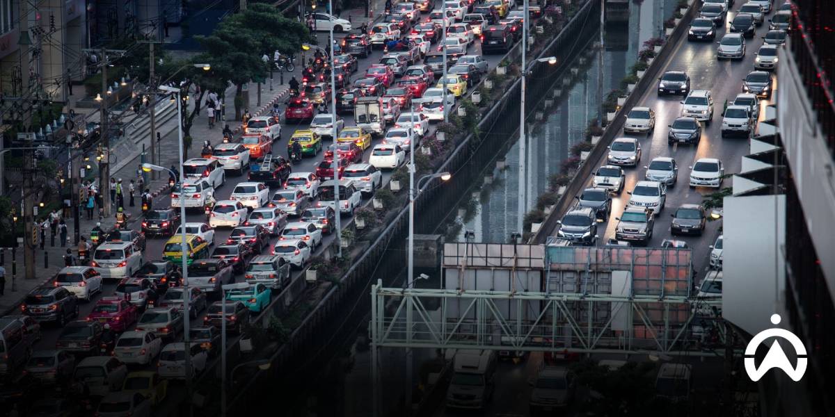 รถวิ่งเต็มถนนในกรุงเทพแม้ในยุคน้ำมันแพง ขึ้นราคา