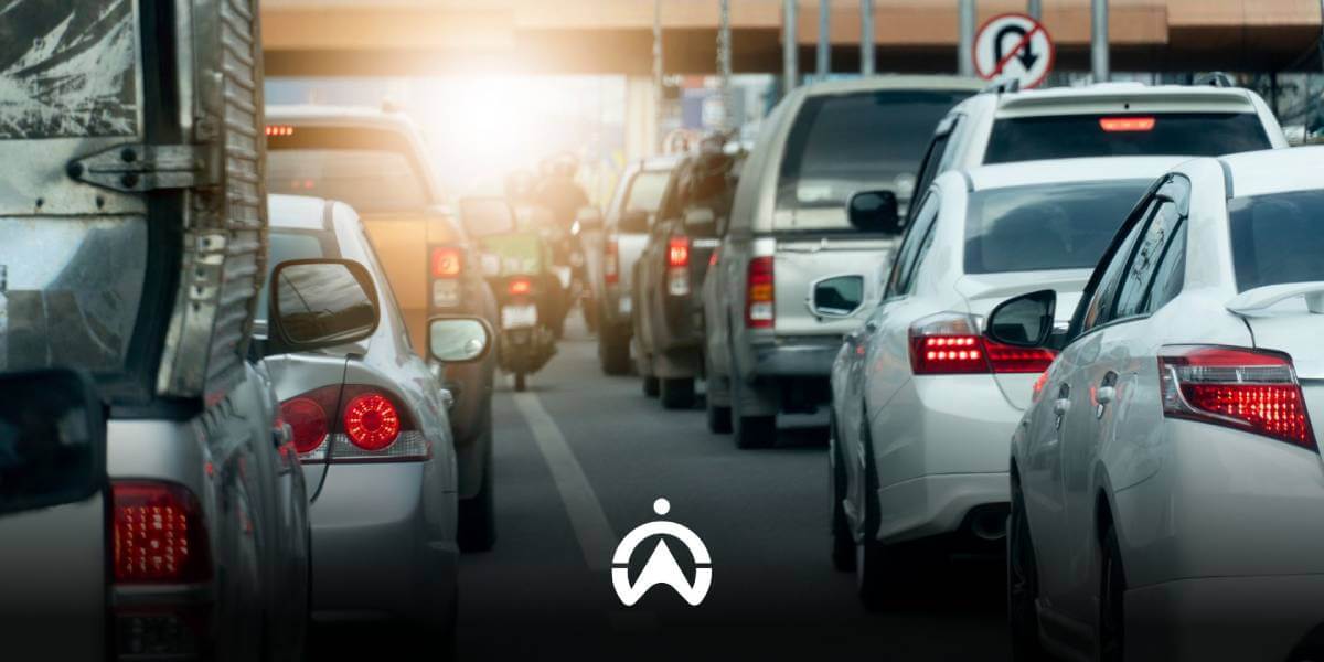 รถจำนวนมากติดอยู่บนถนน ในช่วงน้ำมันขาดแคลน