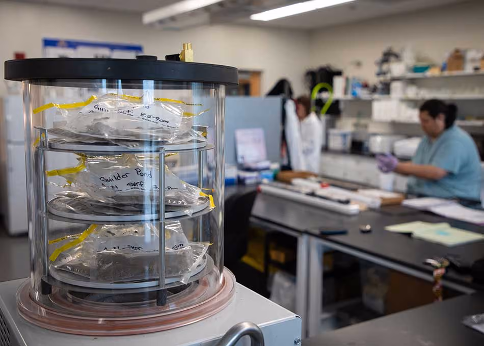 Fall 2022 New Paleoclimate Lab Studies Earth’s Climate Past