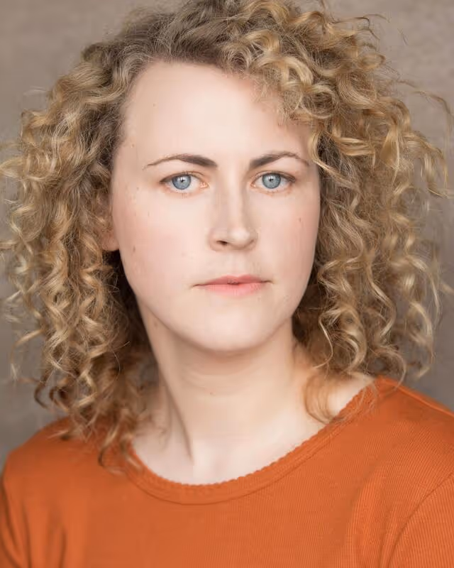 Caroline Moroney as Muddy Townsperson