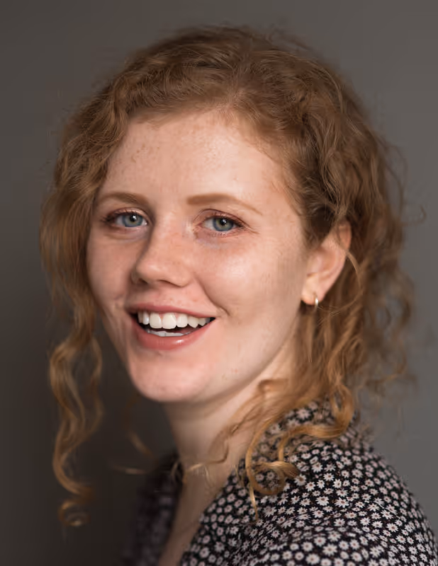 Esmée Cook as Clown