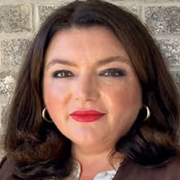 Rose Rogic headhshot