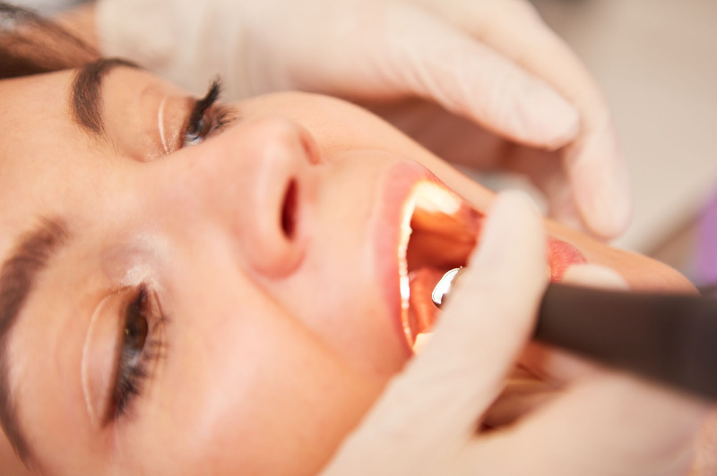 Warum sollte ich regelmässig zum Zahnarzt in Feusisberg gehen