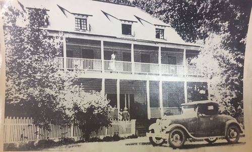 A historical picture of carrville inn