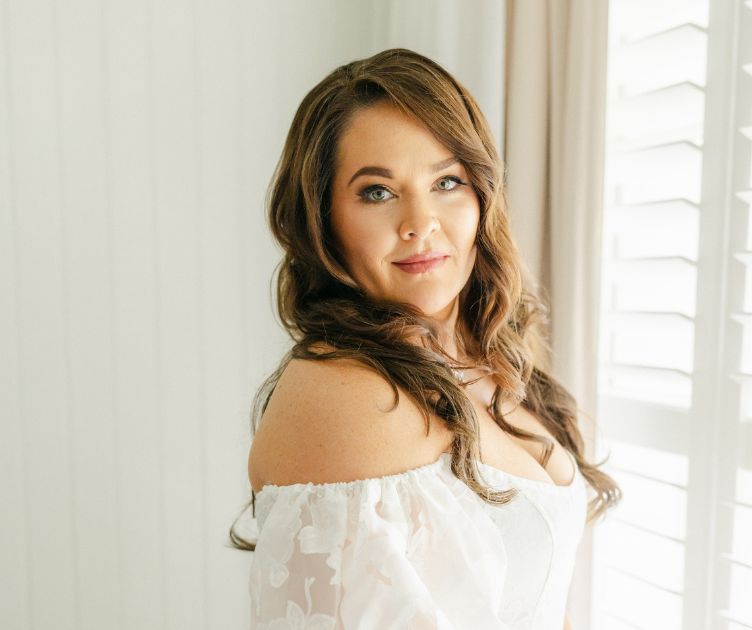 How to Choose the Perfect Wedding Hair & Makeup for Your Dress Style