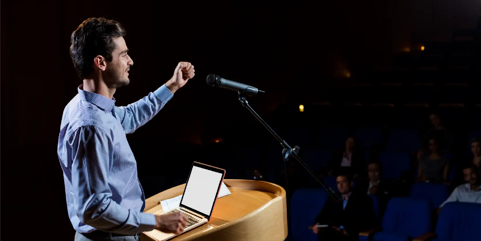 speaker explaing how to start a speech