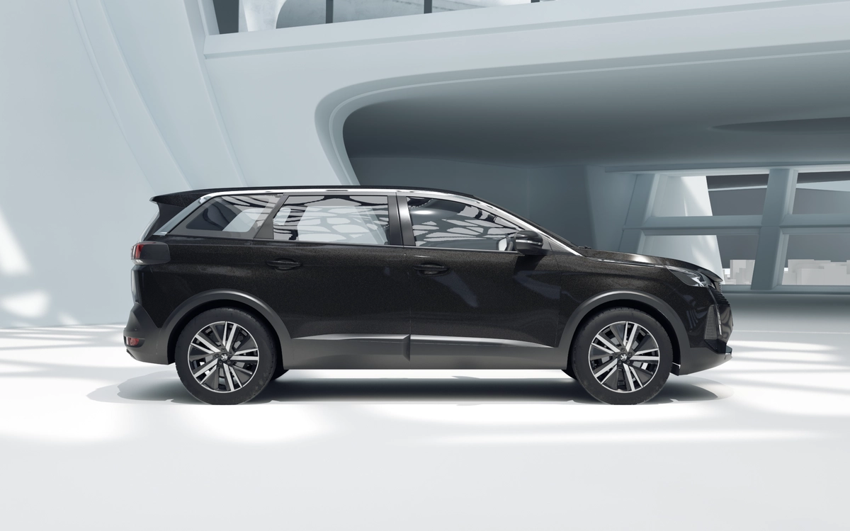 Peugeot 5008 vue de profil
