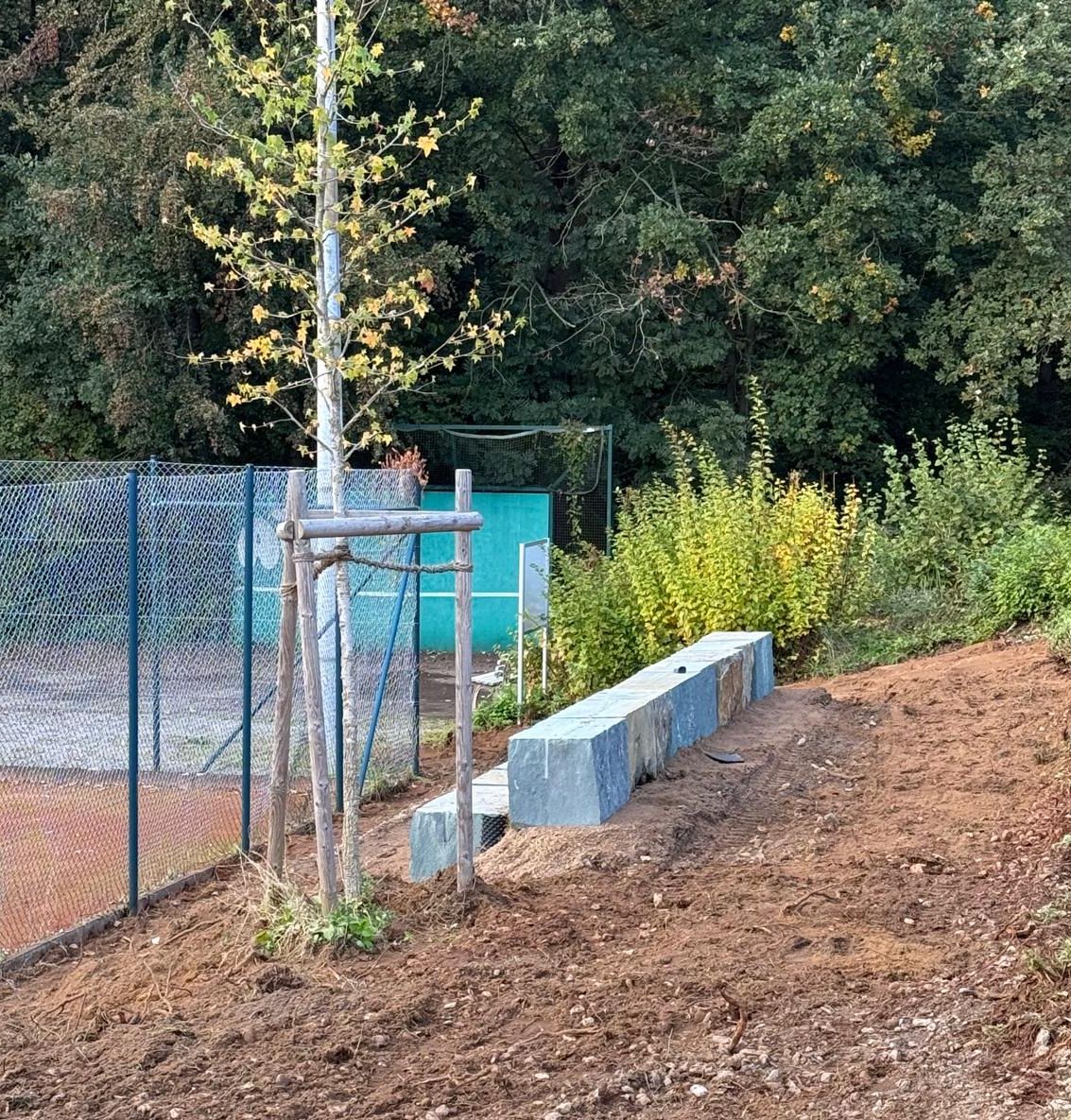 Neue Tribüne fertig 
