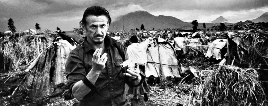 The Secret Life of Walter Mitty es una película dirigida y protagonizada por Ben Stiller, estrenada en 2013. Basada libremente en el cuento homónimo de James Thurber, la cinta cuenta con actuaciones de Kristen Wiig, Sean Penn, Shirley MacLaine y Adam Scott