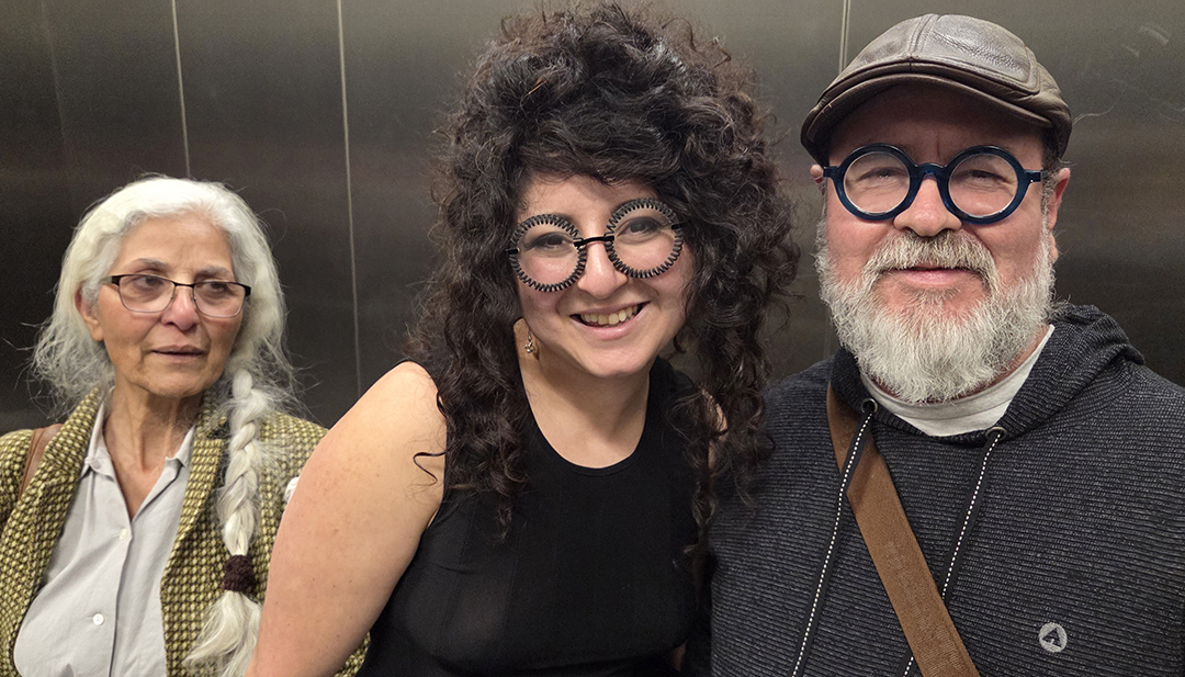 Con la artista Sheida Soleimani, en la inauguración de su exposición What a Revolutionary Must Know (Cincinnati Art Center), 24 de octubre de 2025.