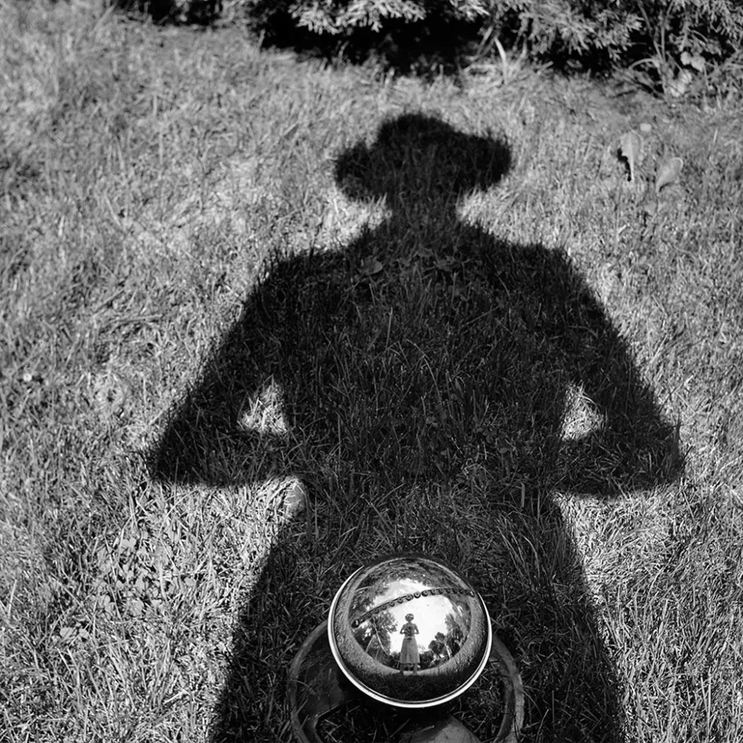 Self-portrait. Photograph by Vivian Maier, undated | © Estate of Vivian Maier, courtesy of the Maloof Collection and Howard Greenberg Gallery, New York