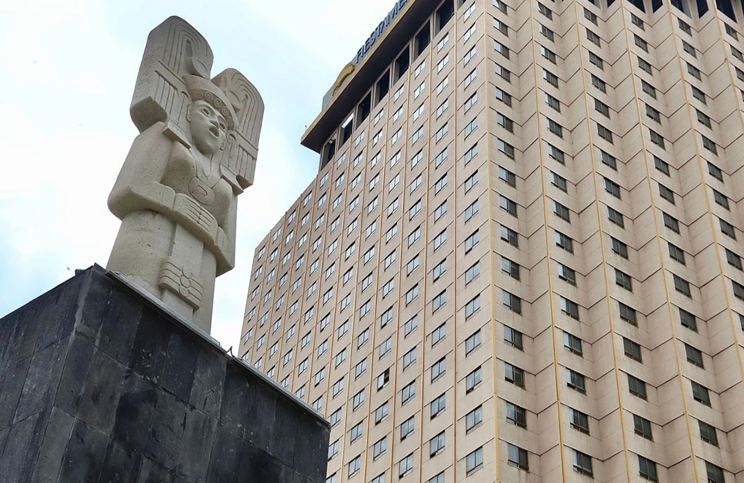 Another view of The Young Woman of Amajac on Paseo de la Reforma, Mexico City, 2023.