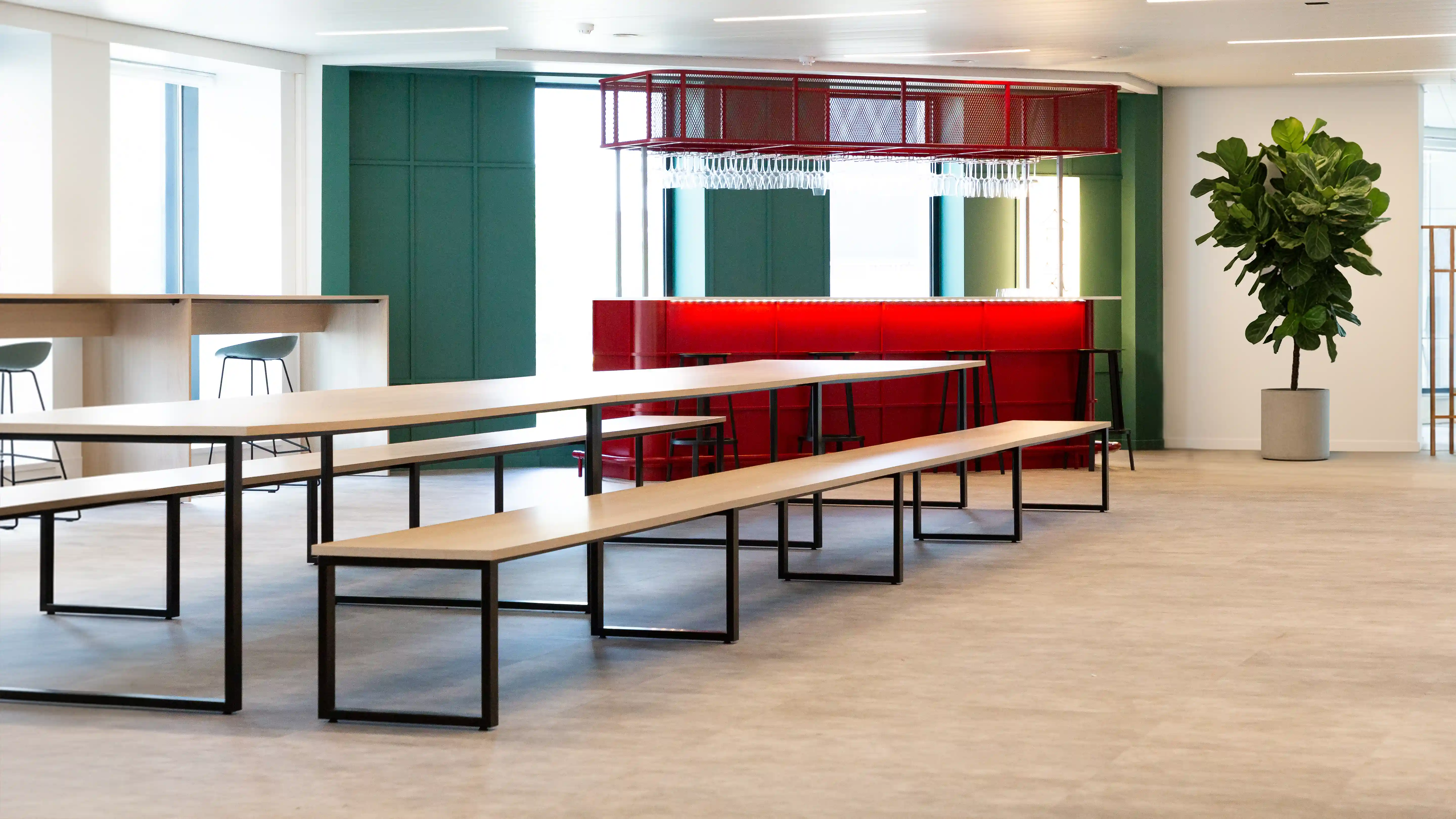 Photo après : nouveau bureau d'Aikido Security à Gand, par Space Refinery